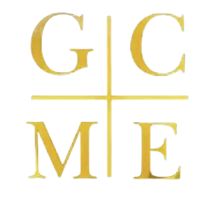 Logo doré avec les lettres G, C, M et E disposées en forme de signe plus.
