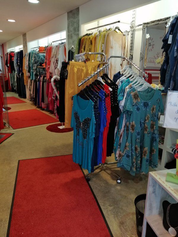 Kleidungsstücke für Frauen