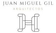 Logotipo azul con diseño geométrico de "H" en blanco. Texto: "JUAN MIGUEL GIL ARQUITECTOS" en blanco y naranja.