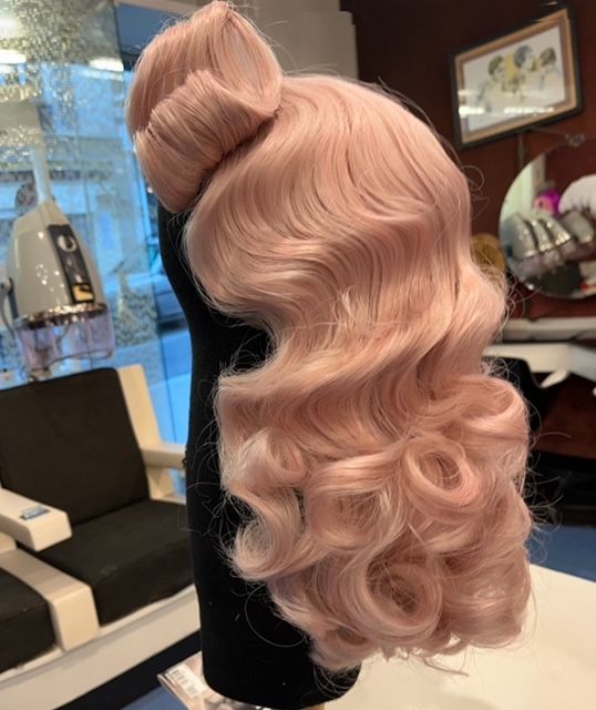 Perruque rose pastel