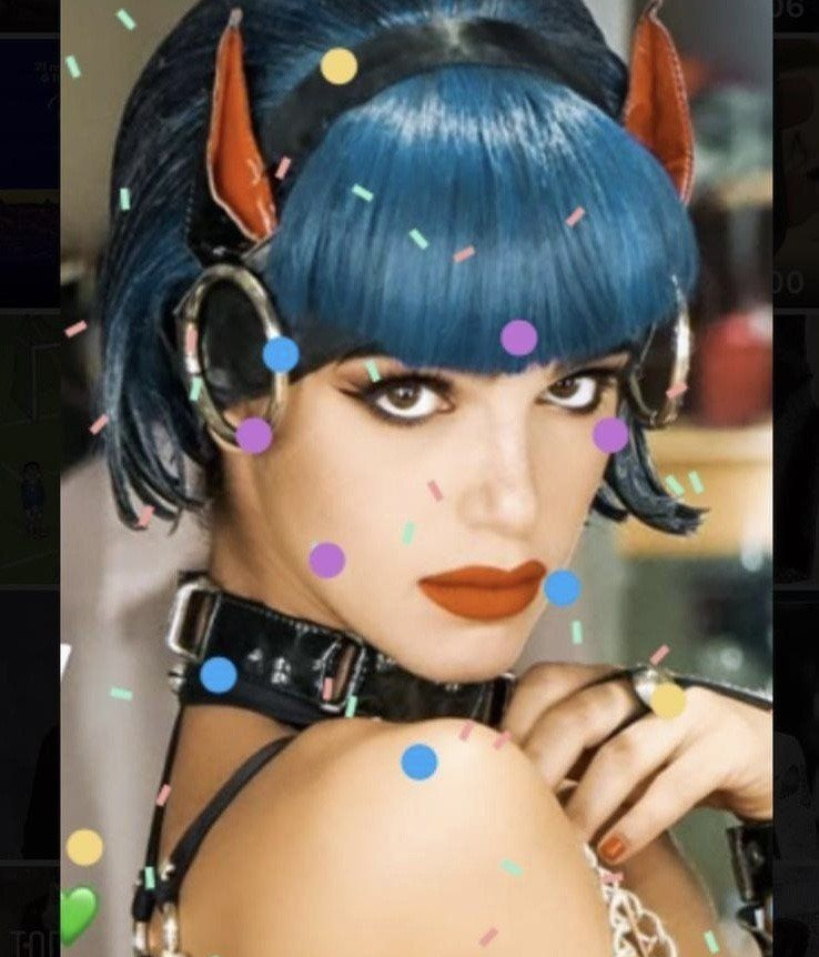 Perruque bleu avec frange