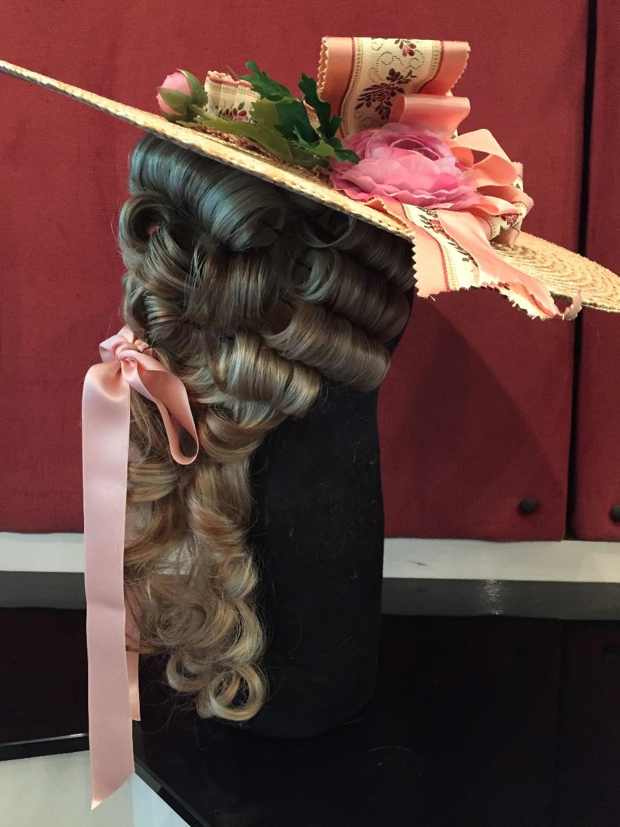 Présentation de perruques dans le Château de Versailles