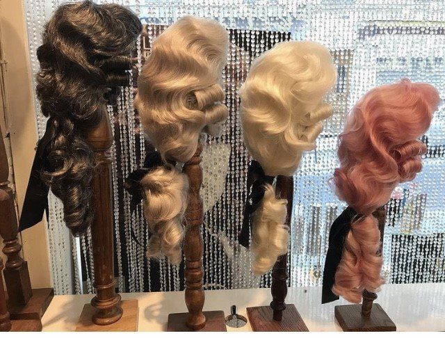 4 Perruques colorées