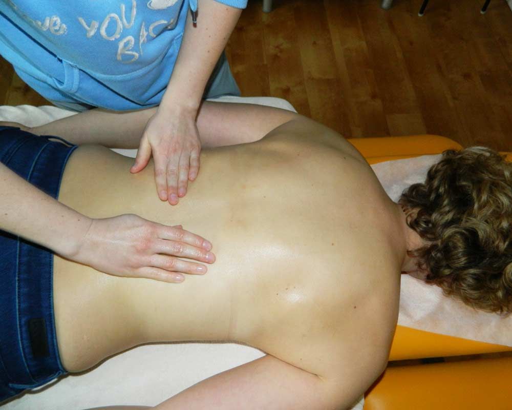 Physiotherapie Nätscher, Leistungen, Friedrichsdorf, Ortsteil Köppern, therapeutische Anwendungen, Bobath, Gerät, PNF, Propriocetive Neuromuskuläre FazilitationMassage, Kinesio Tape, Elektro, Erwachsene, gesundheitliche Maßnahmen, Krankengymnastik, Physiotherapie, Manuelle Lymphdrainage, Komplexe Physikalische Entstauungstherapie, Kälte, heiße Rolle, Schlingentisch, Wärmetherapie