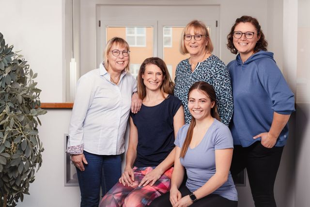 Physiotherapie Nätscher, Praxis, Leistungen, individuelle Termine, Katrin Röder, August-Winter-Straße, Friedrichsdorf, Ortsteil Köppern, manuelle Therapie, medizinische Massagen, Wohlbefinden, Krankengymnastik am Gerät, Wirbelsäulengymnastik, Rückenschulkurse, Rehabilitation, Mobilität