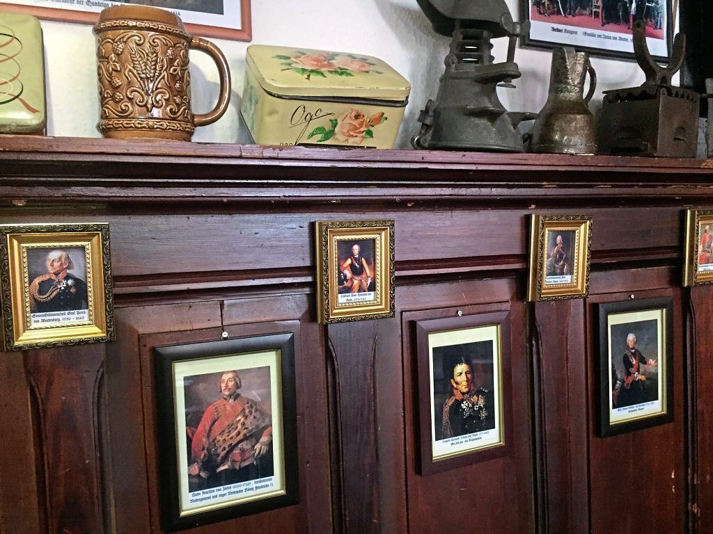 Wanddekoration im Wirtshaus in der Wilhelmstraße