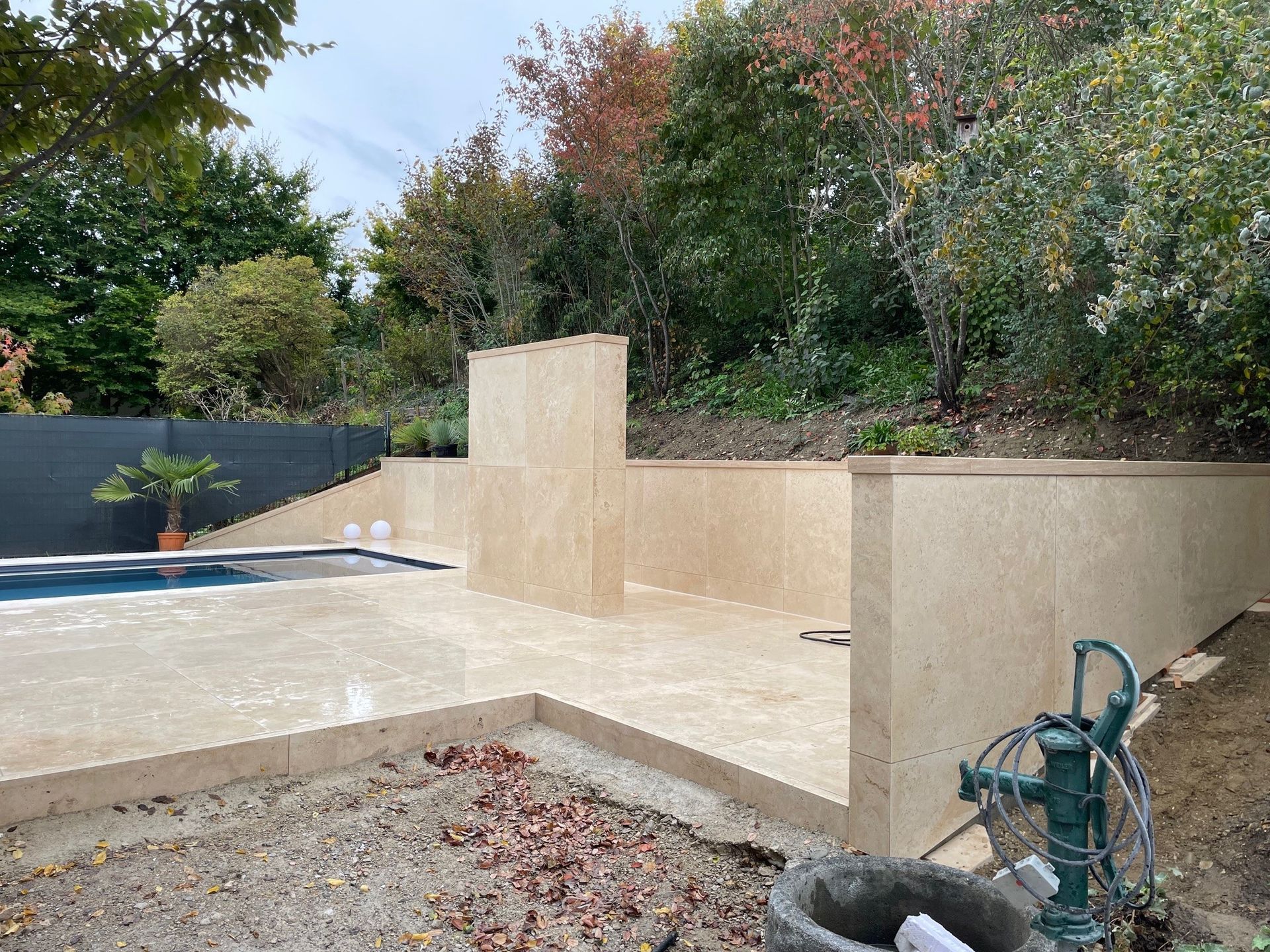 Terasse Pool Naturstein