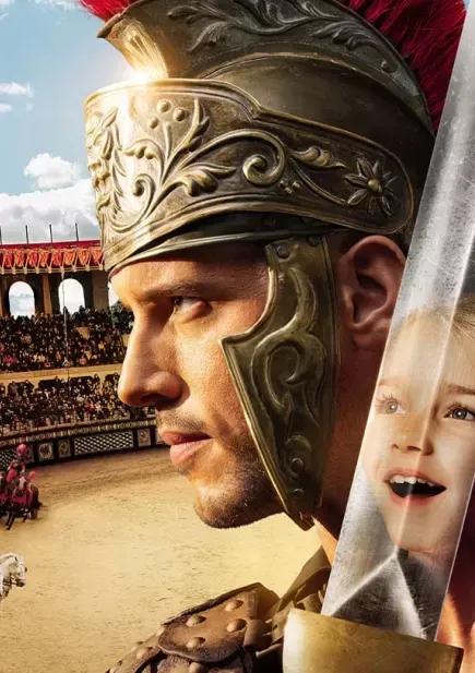 Dans un stade, un soldat romain voit le reflet du visage souriant d'un enfant sur la surface polie de son épée dressée.