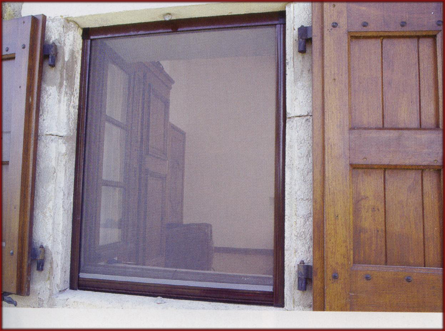 Moustiquaire avec cadre fixe