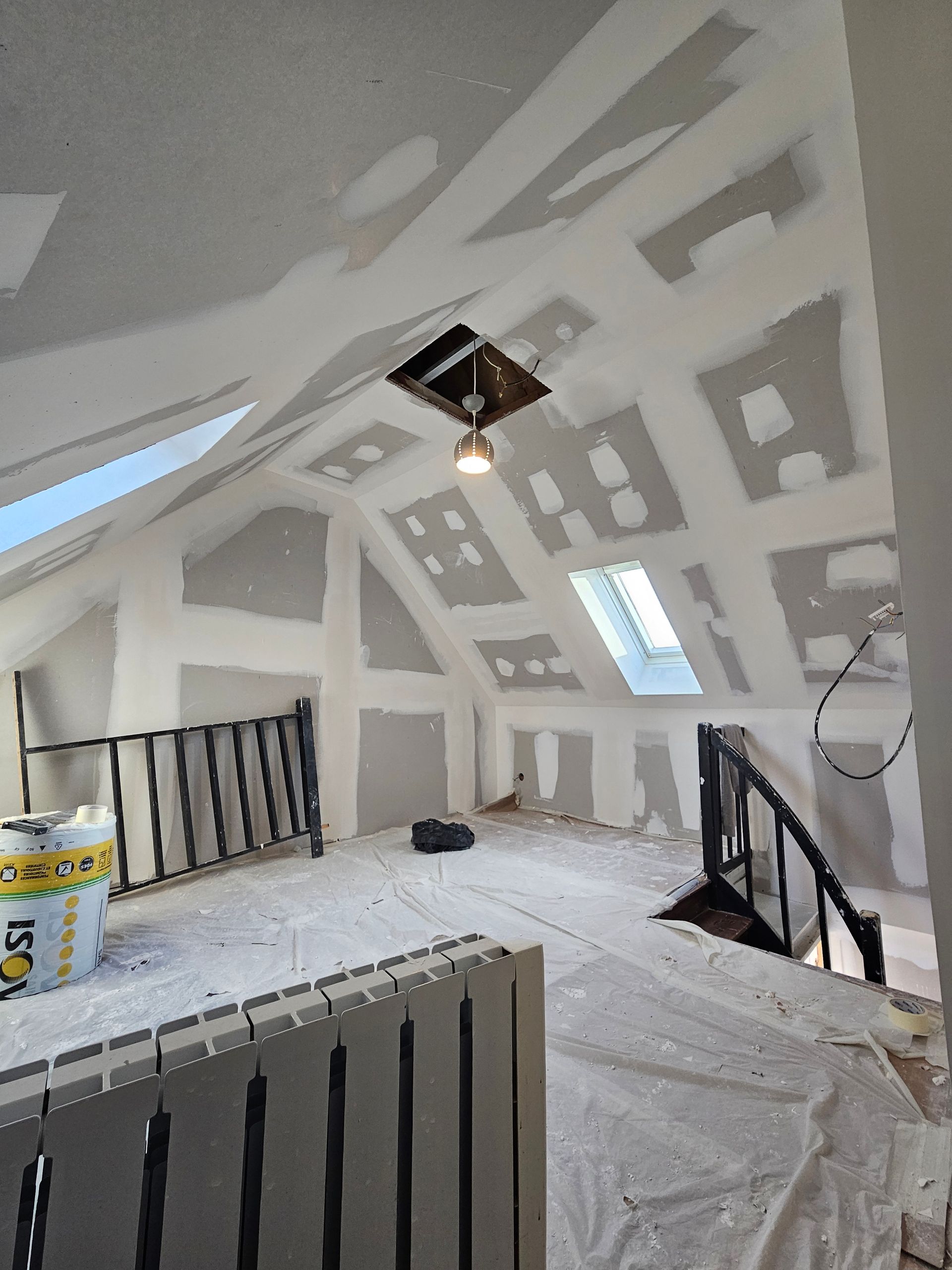 Murs rénovés après des travaux de plâtrerie