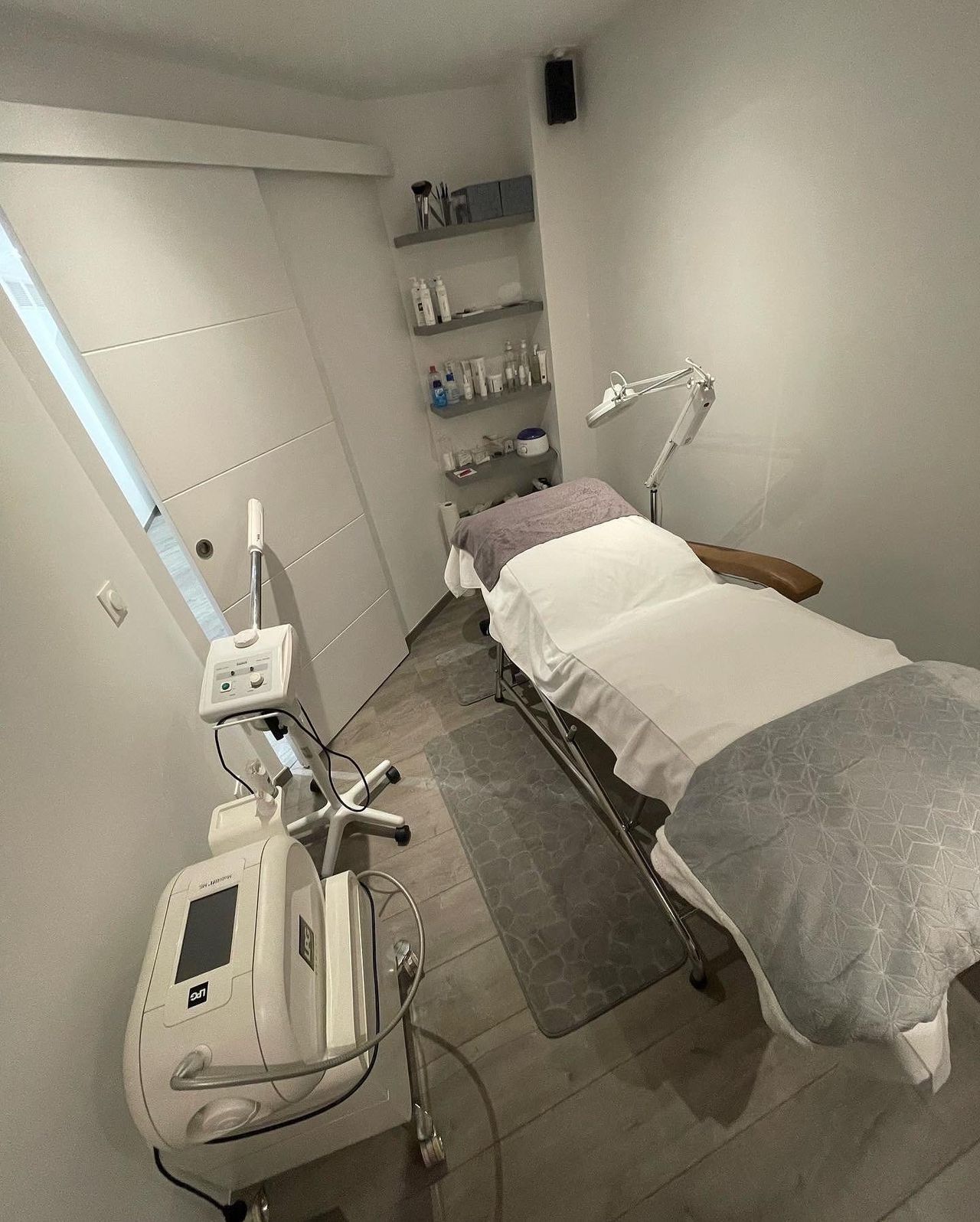 Photo des appareils de notre salle de soin 