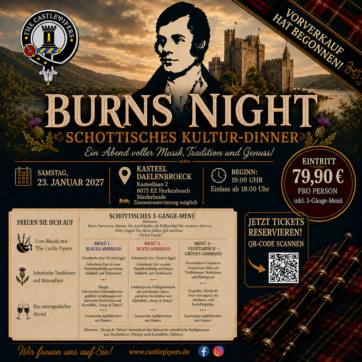 Een doedelzakspeler in tartan staat aan de oever van een meer met een stenen kasteel en bergen op de achtergrond.