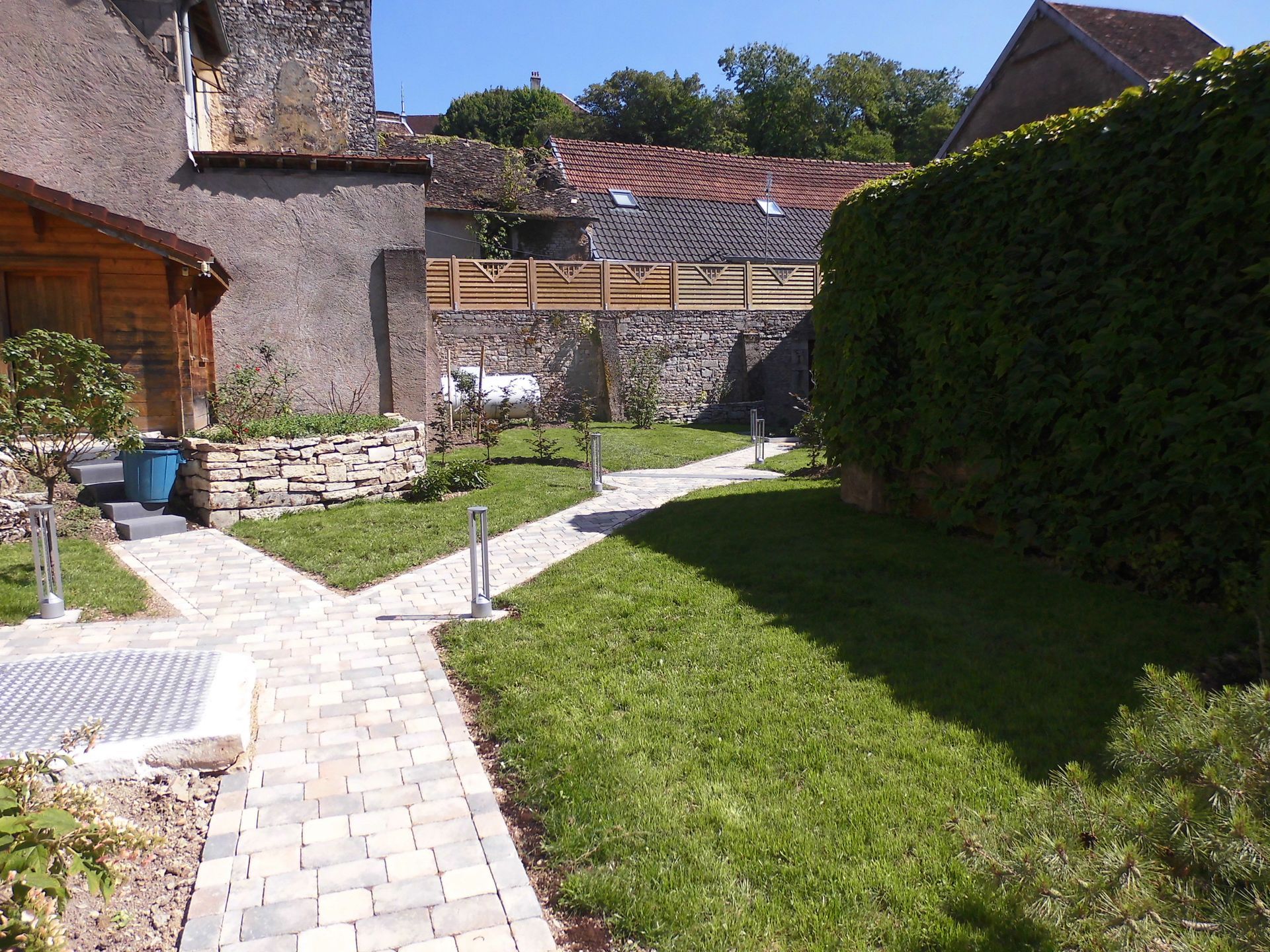 Aménagement d'une allée de jardin