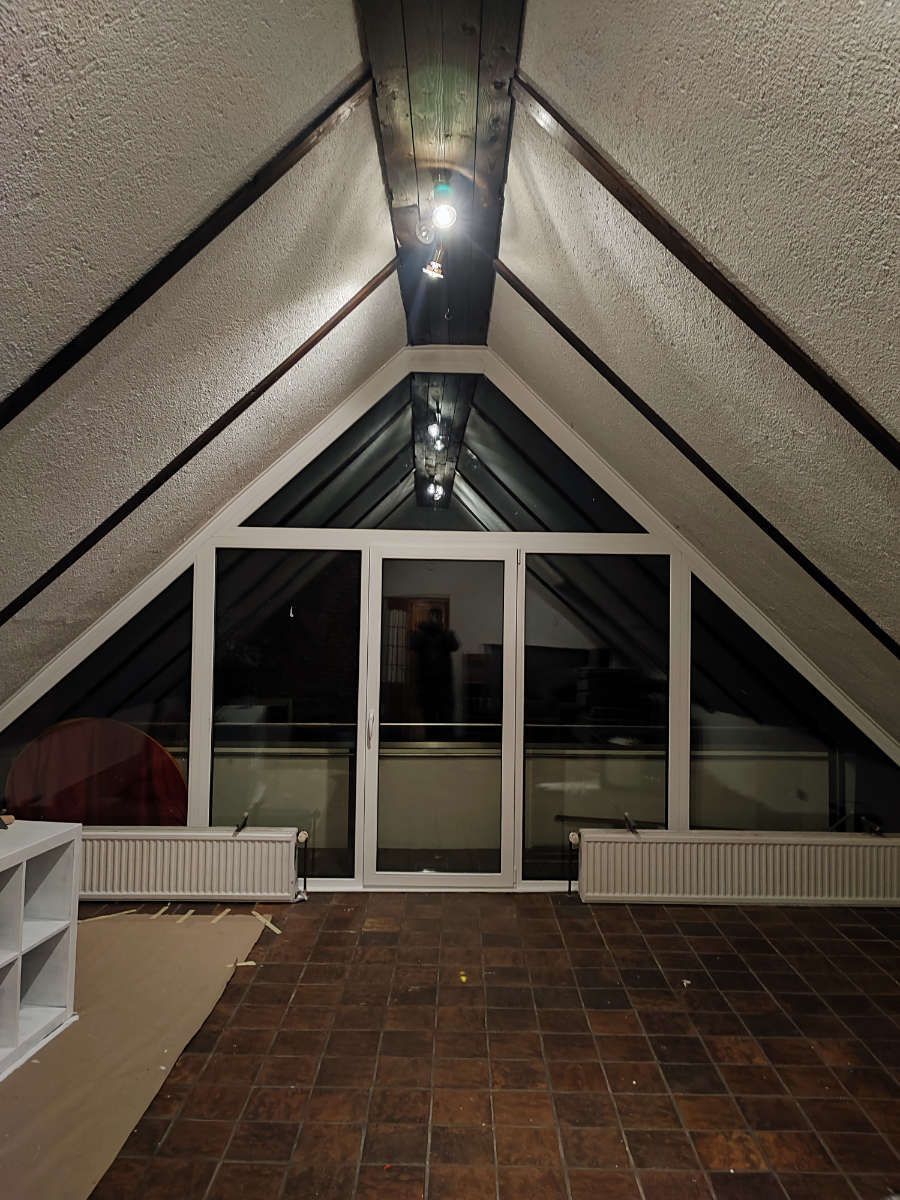 Austausch der Fensterfront im Dachgeschoss