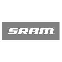 SRAM-Logo in Weiß auf grauem rechteckigem Hintergrund