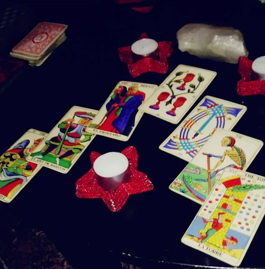 Tirada de cartas de tarot perteneciente a una lectura.