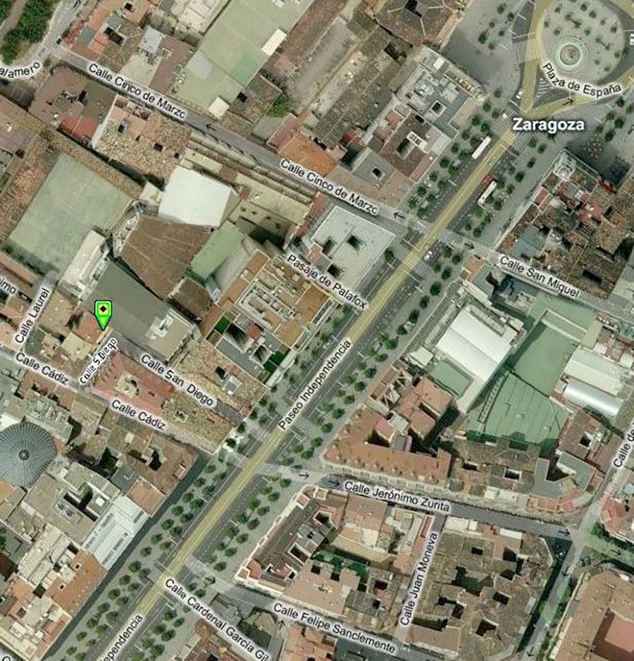 Una vista aérea de una ciudad con Zaragoza en la esquina superior derecha.