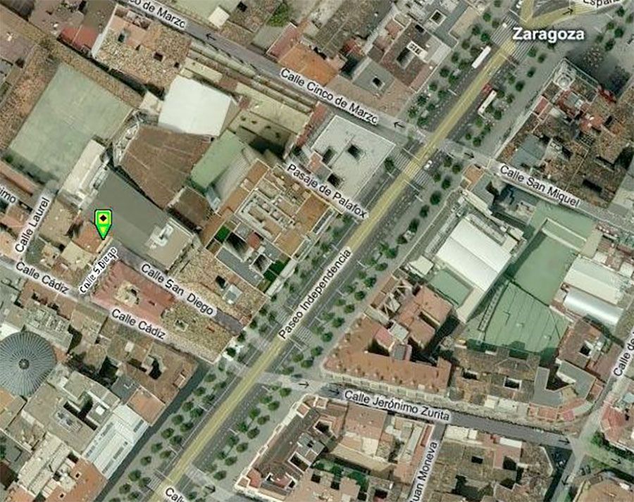 Una vista aérea de una ciudad con Zaragoza en la esquina superior derecha.
