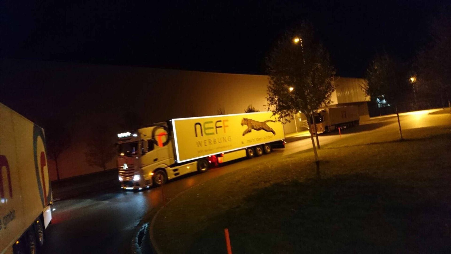 Fahrzeug- Roth Kühltransporte GmbH 12