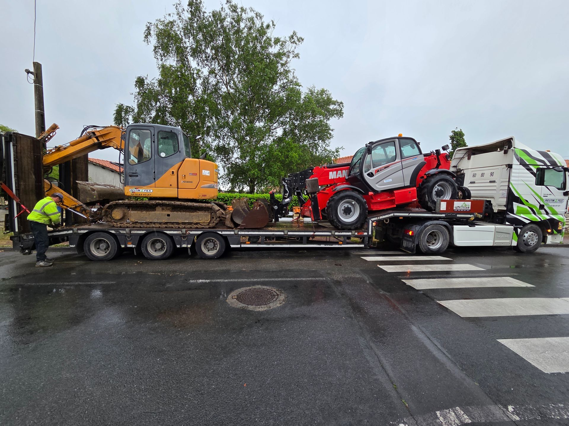 Vers la page Transport d'engins.