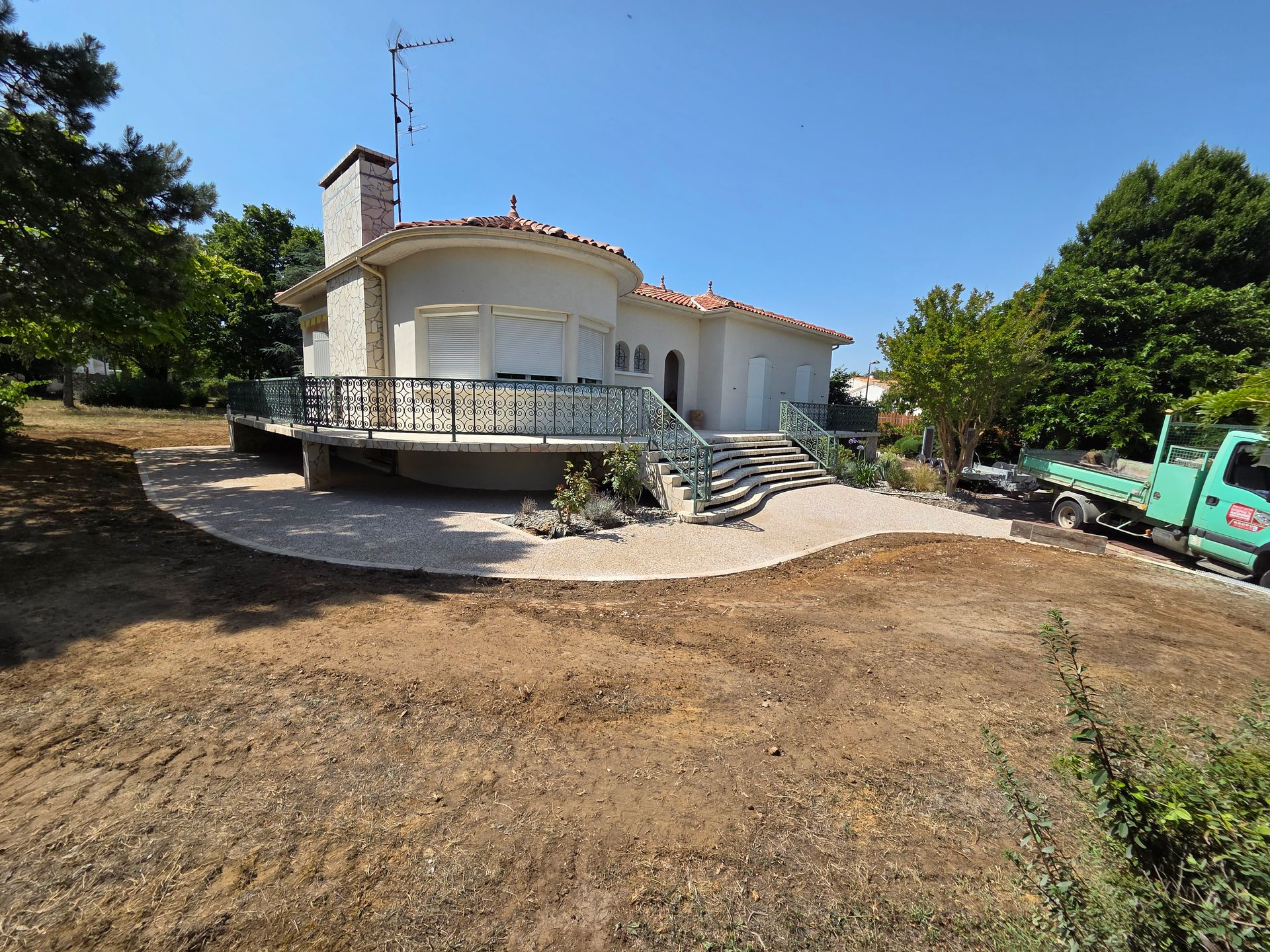 Vers la page Travaux publics et particuliers.