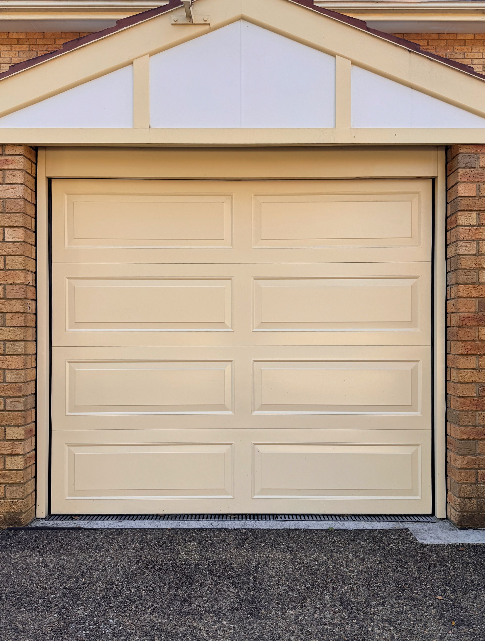 Une porte de garage en PVC