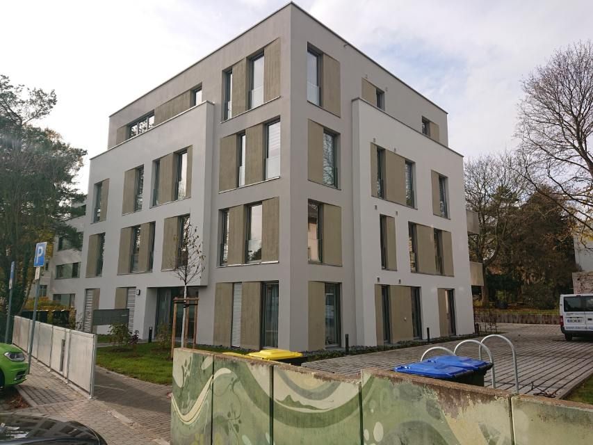 Bild grosses Gebäude von aussen