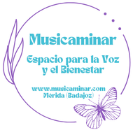 Logotipo de "Musicaminar", un espacio para la voz y el bienestar. Texto en verde azulado y detalles morados sobre fondo blanco. Elementos de mariposas y hojas. Direcci&oacute;n web.
