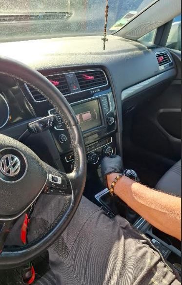 Molette de commande de climatisation automobile.