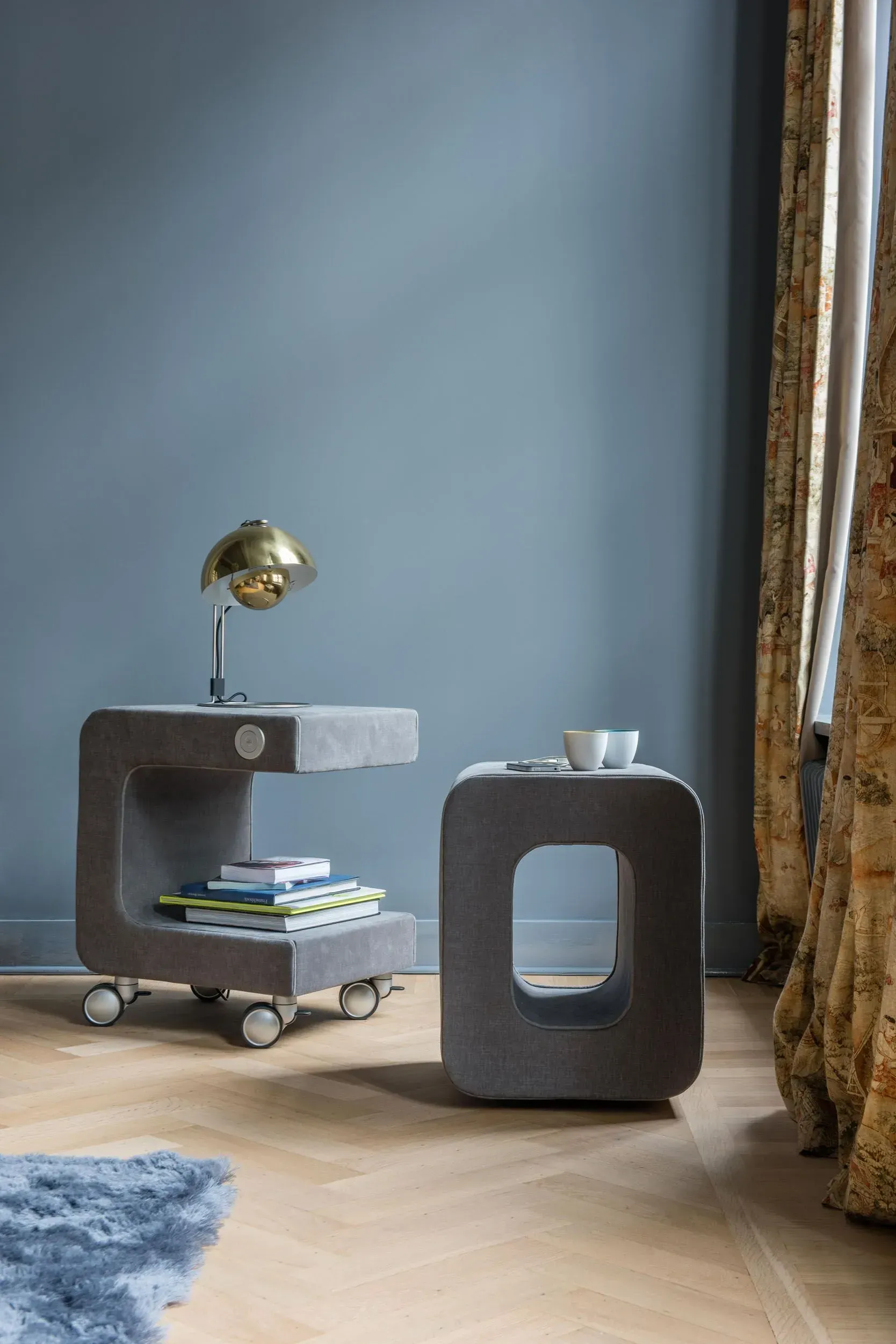 Schlafraum Preisendörfer – 2 Beistelltische, Nachtischlampe