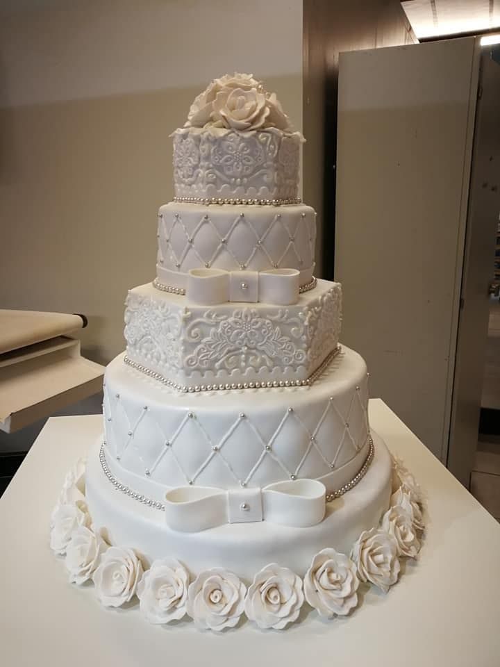 Pièce montée et gâteau mariage - Bessa