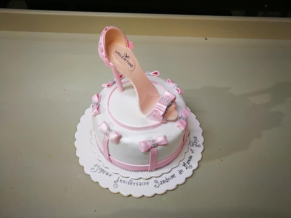 Gâteau d'anniversaire décoré enfant - Bessa