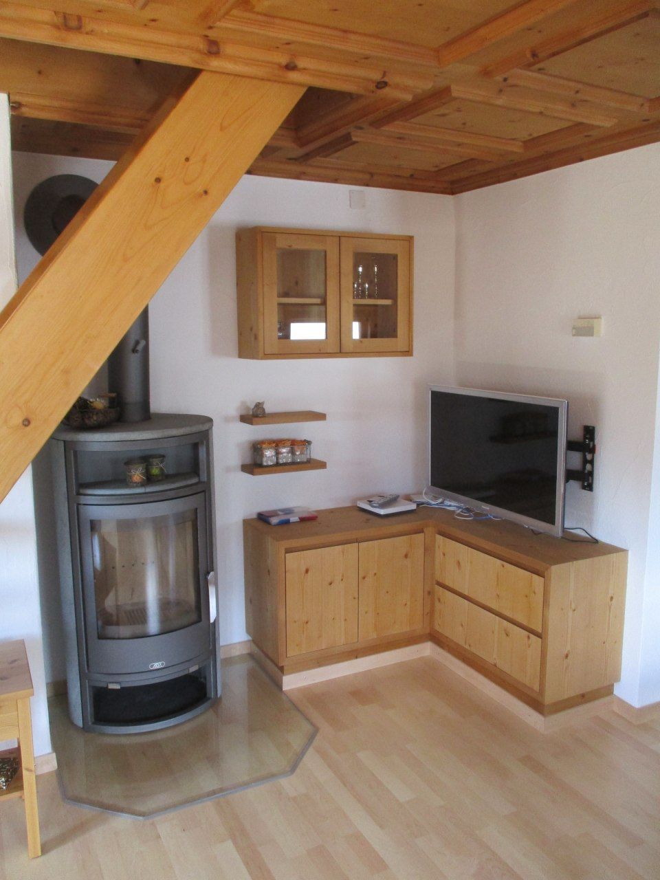 Laurent SA Falegnamaria Wohnzimmer mit Kamin
