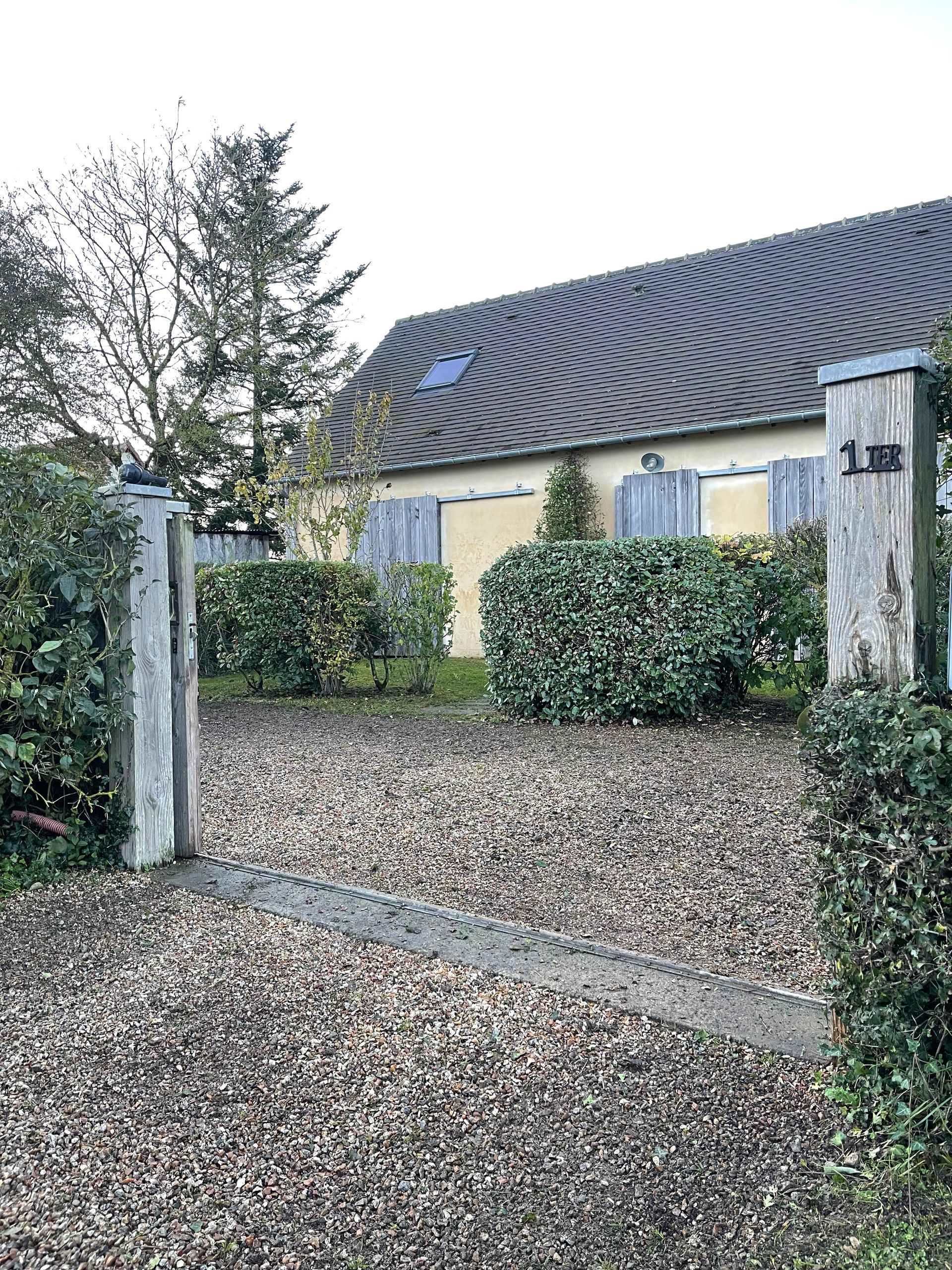 Taille de haies devant maison