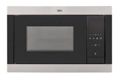 Un horno microondas de acero inoxidable con puerta negra.