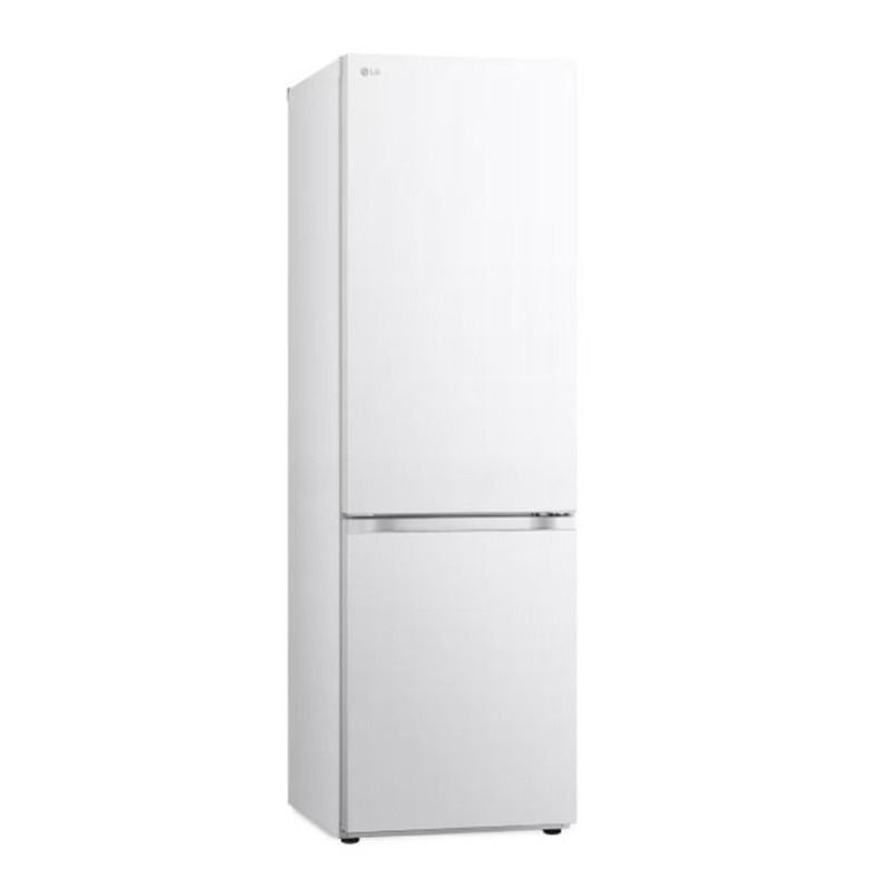Un refrigerador-congelador blanco está sobre una superficie blanca.