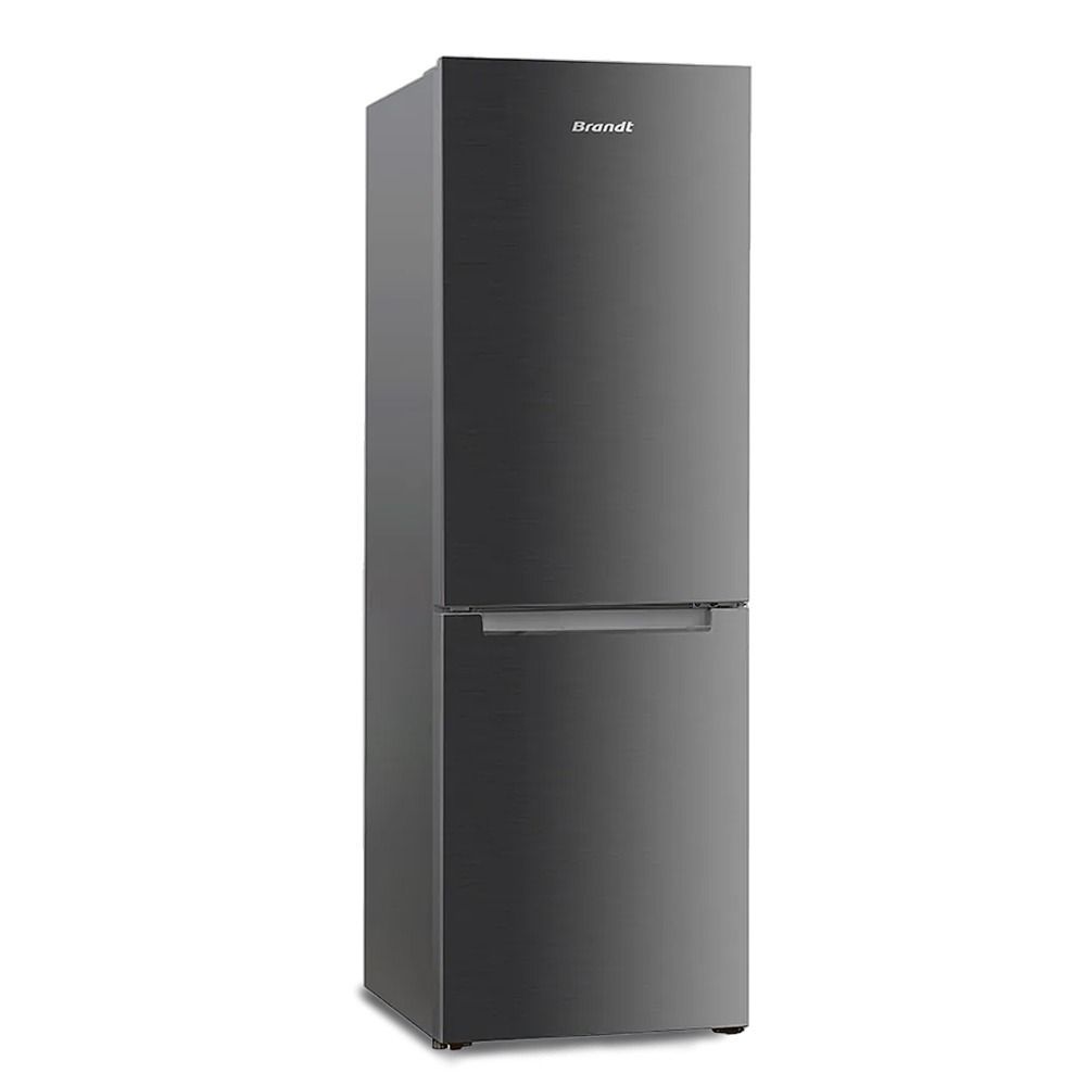 Un refrigerador-congelador negro está sobre una superficie blanca.