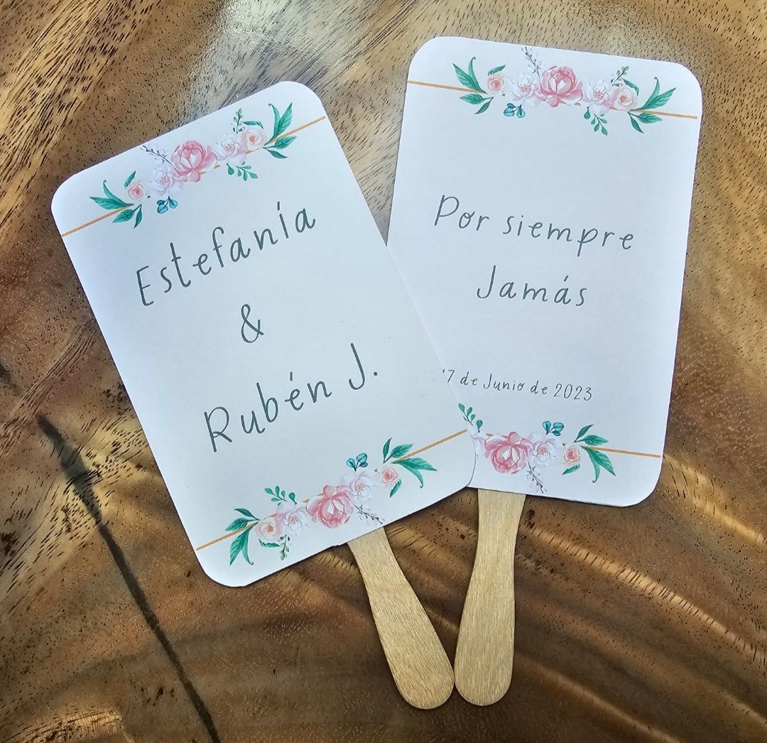 Un par de fans que dicen estefania y ruben j.