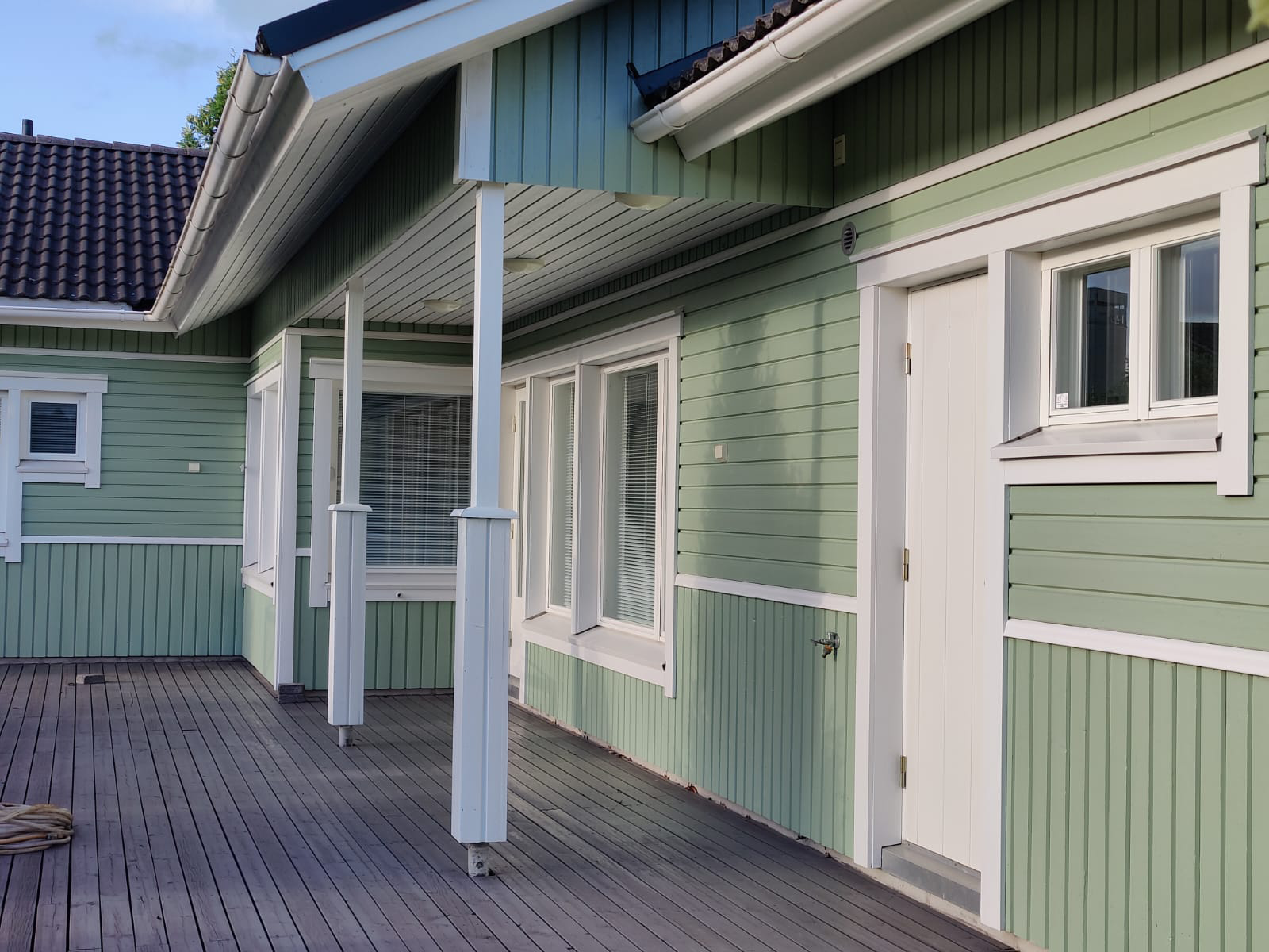 Omakotitalon maalaus