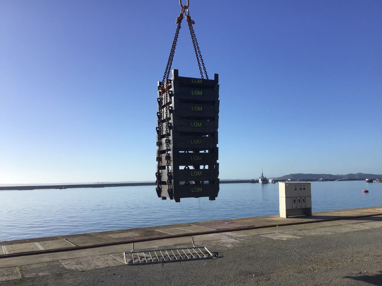 Essai en charge d'une grue portuaire à 15 T