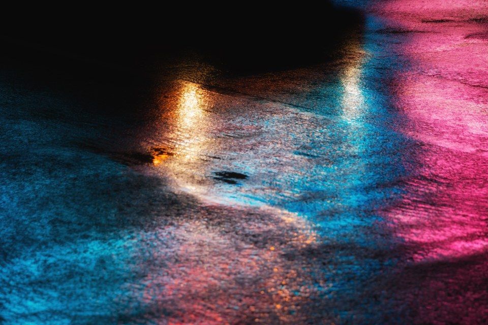 Valomainosten asennukset