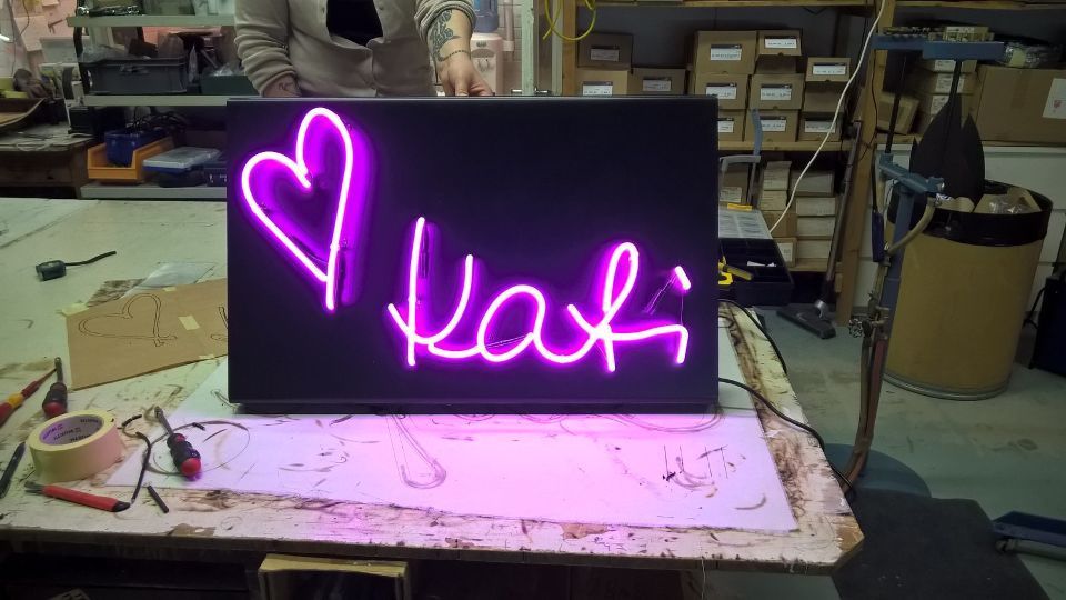 violetti Kati-valomainos