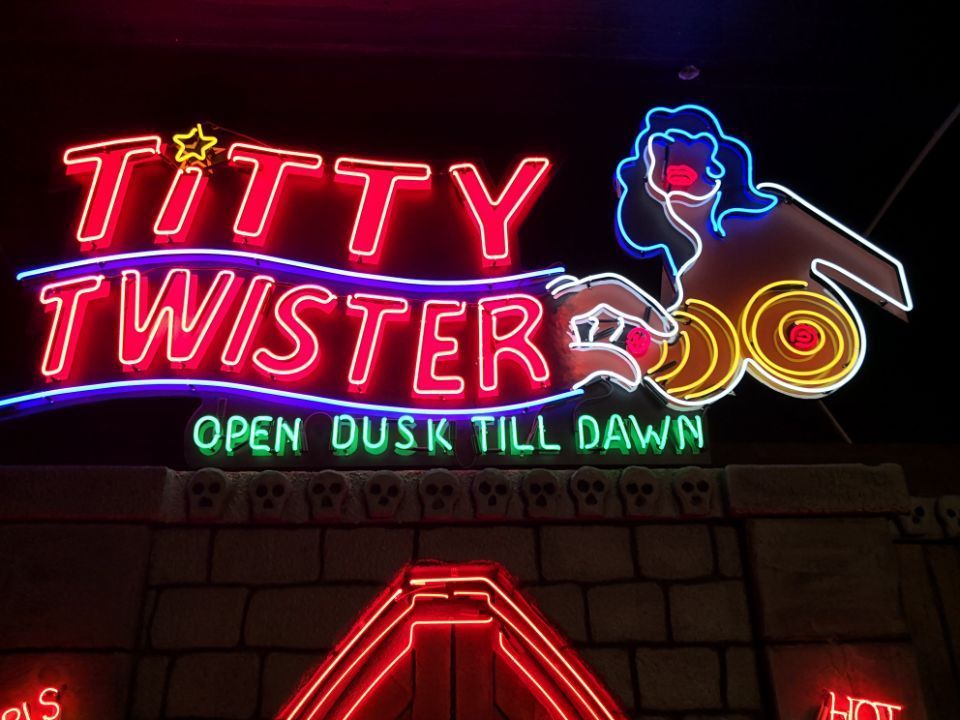 Twitty Twister -valomainos