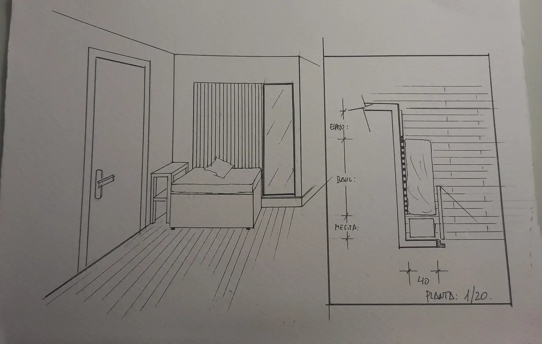 Boceto a lápiz del interior de un dormitorio con una cama, una puerta, una ventana y un pequeño plano de planta insertado.