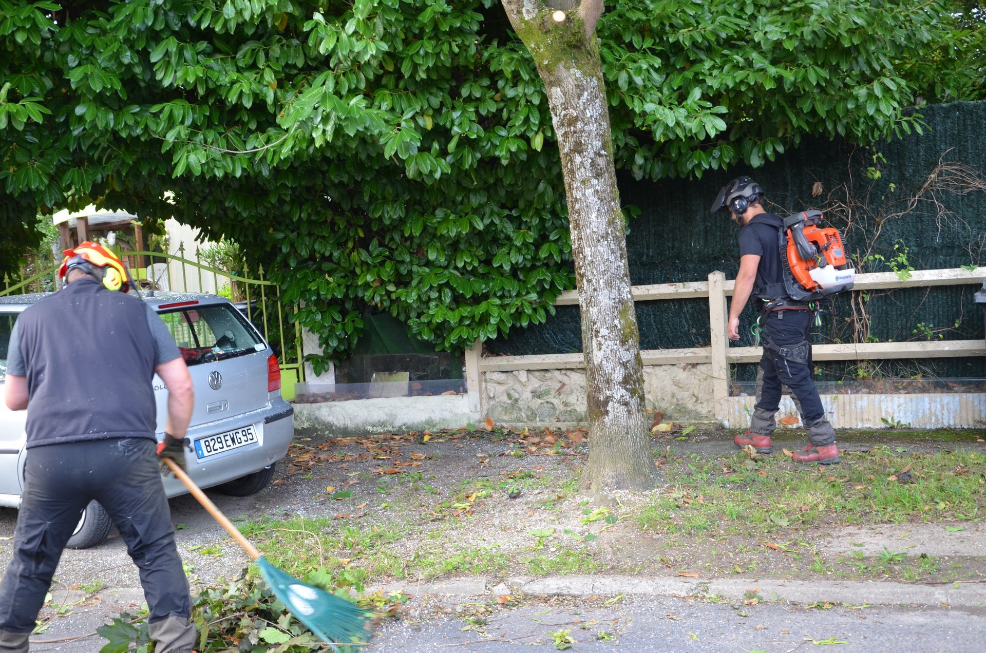 Ramassage de feuilles, fin de chantier, soufflage