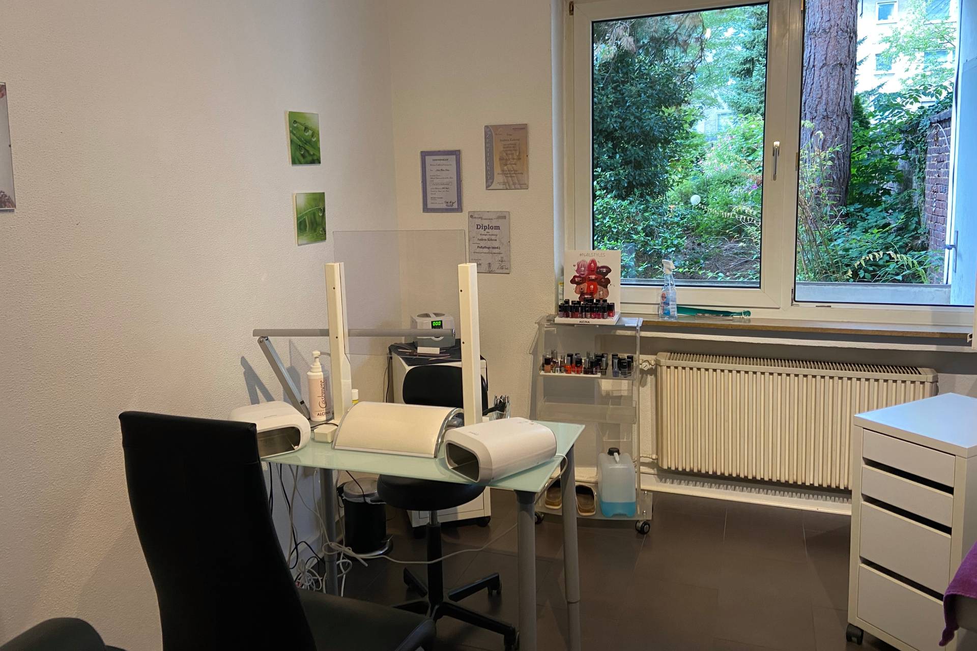 Heidi’s Hairline – Salon