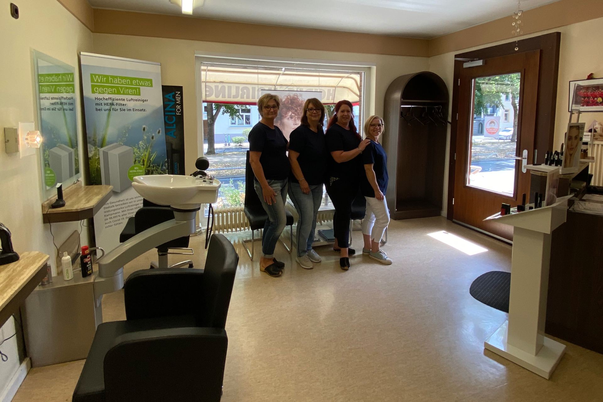 Heidi’s Hairline – Salon