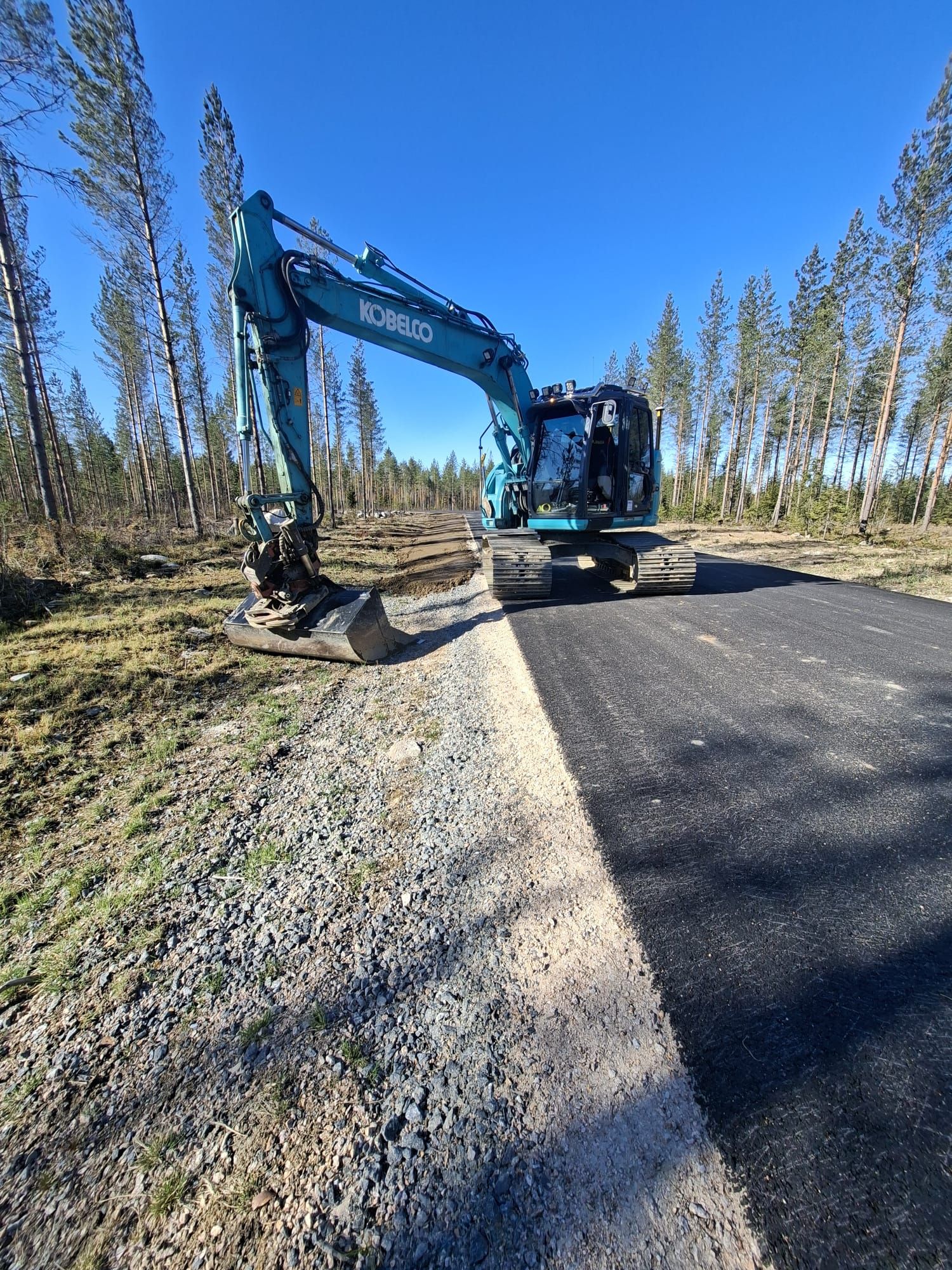 Kaivinkoneurakointi J. Jyrkkä: paikallista maarakennusosaamista.