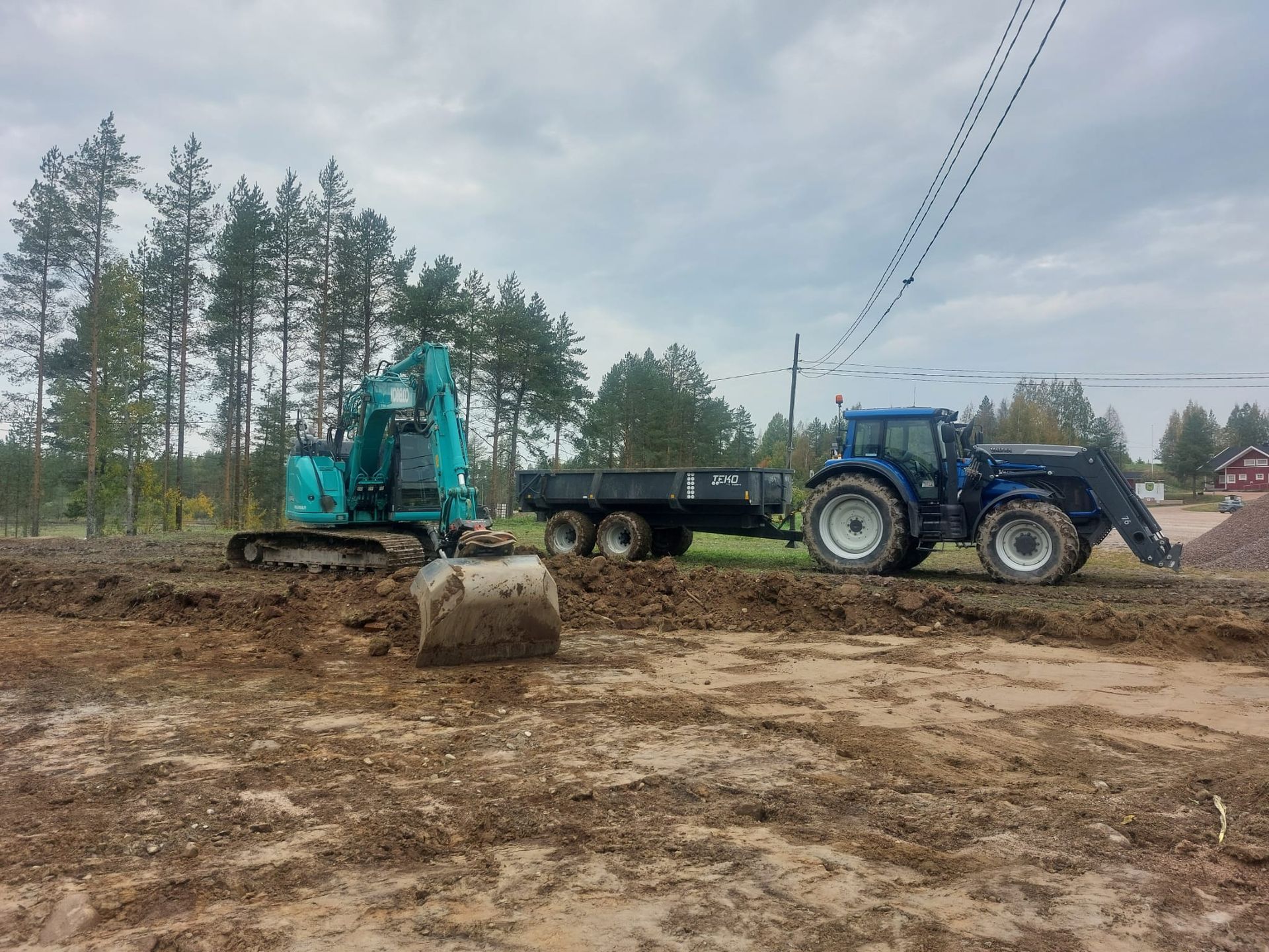 Maanrakennustyöt ja pohjatyöt Nivalan seudulla.