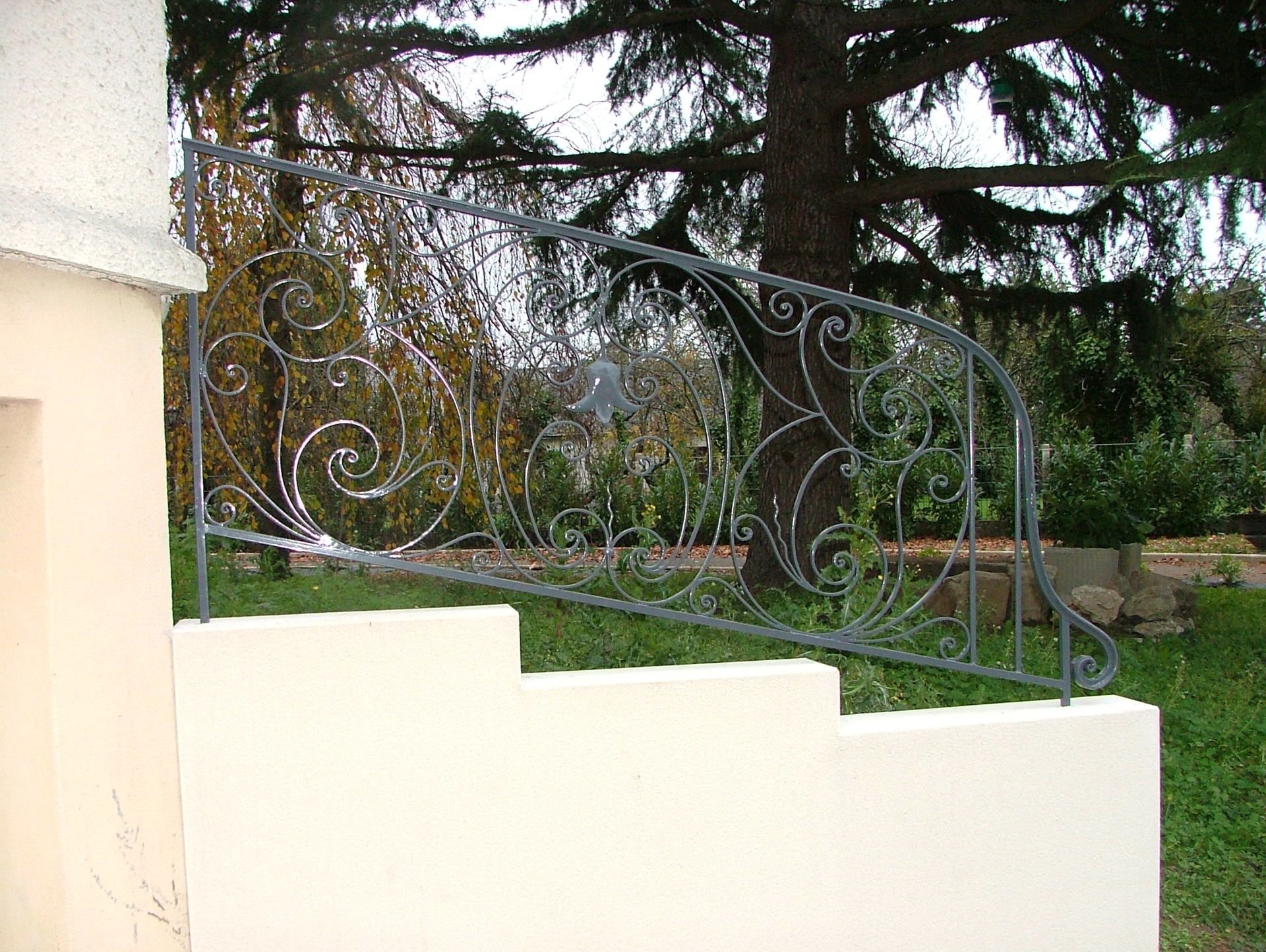 Rampe d'escalier grise